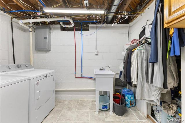 35324 Weideman Street, Clinton Charter Township, MI 48035