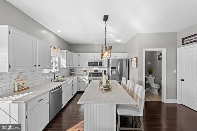 138 COBBLESTONE DR, Gilbertsville, PA 19525