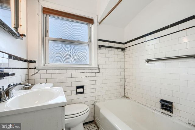 1302 EDISON HWY, Baltimore, MD 21213