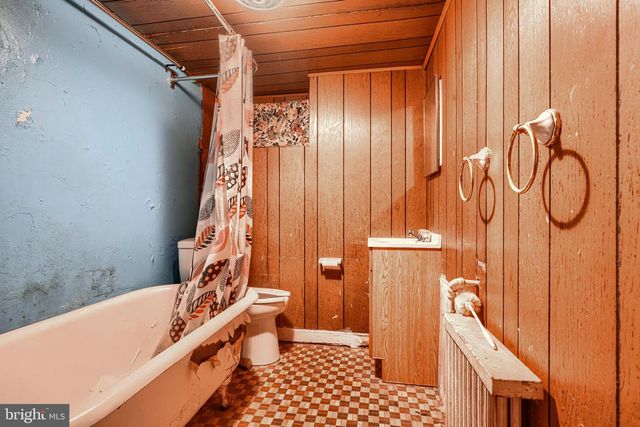 1302 EDISON HWY, Baltimore, MD 21213