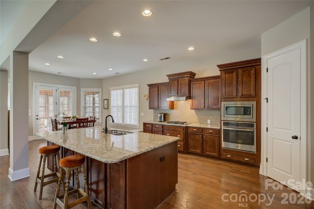 16518 Governors Club Court, Charlotte, NC 28278