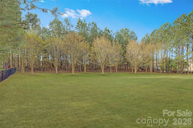 16518 Governors Club Court, Charlotte, NC 28278