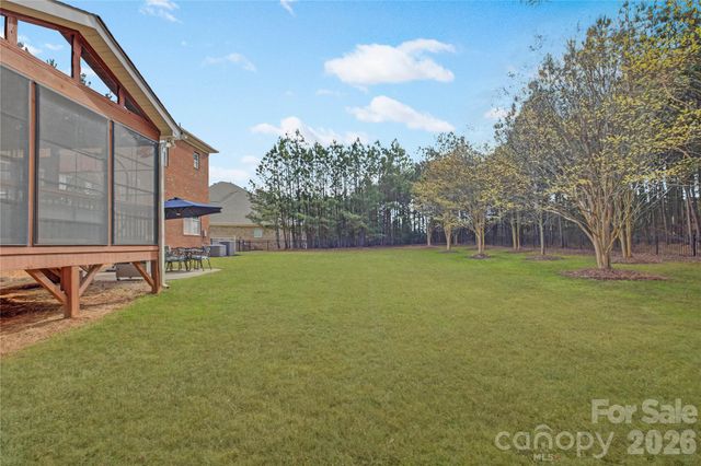 16518 Governors Club Court, Charlotte, NC 28278