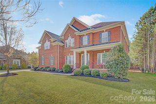 16518 Governors Club Court, Charlotte, NC 28278