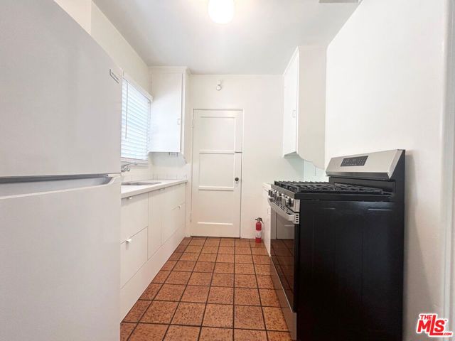 940 Milwood Avenue, Los Angeles, CA 90291