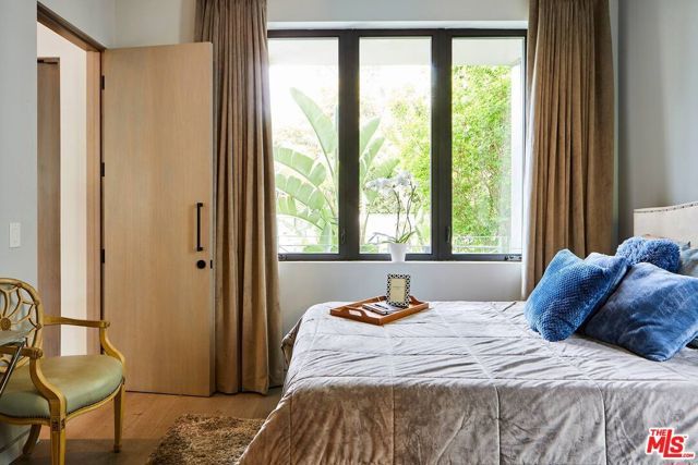 1724 N Sierra Bonita Avenue, Los Angeles, CA 90046