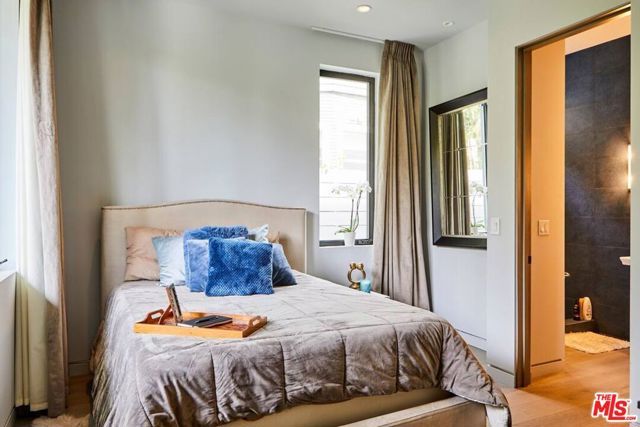 1724 N Sierra Bonita Avenue, Los Angeles, CA 90046