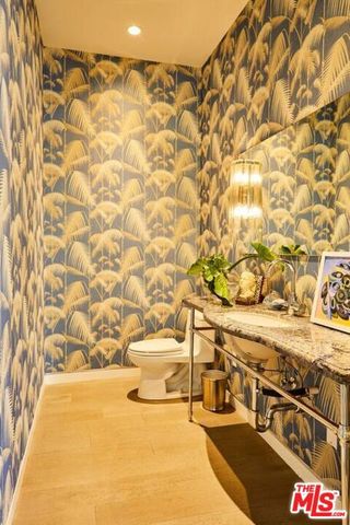 1724 N Sierra Bonita Avenue, Los Angeles, CA 90046