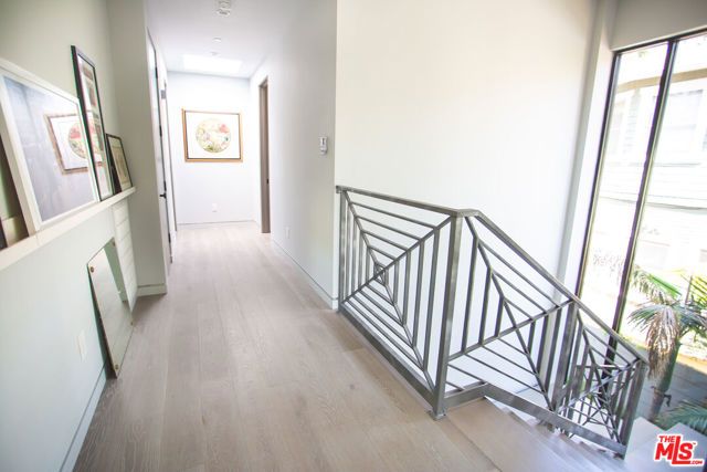 1724 N Sierra Bonita Avenue, Los Angeles, CA 90046