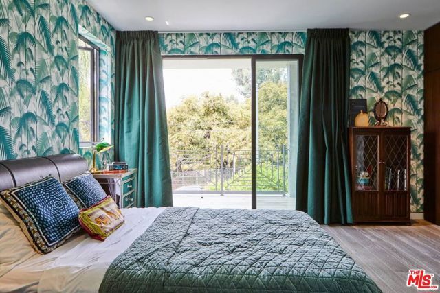 1724 N Sierra Bonita Avenue, Los Angeles, CA 90046