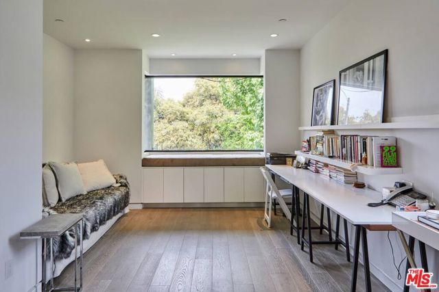 1724 N Sierra Bonita Avenue, Los Angeles, CA 90046