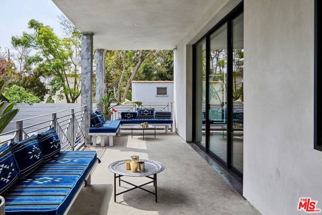 1724 N Sierra Bonita Avenue, Los Angeles, CA 90046