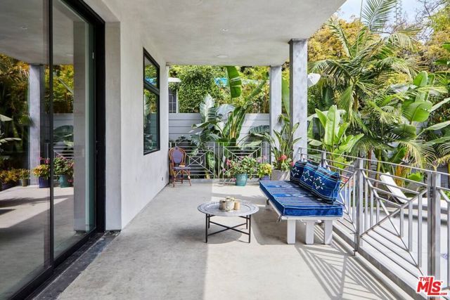 1724 N Sierra Bonita Avenue, Los Angeles, CA 90046