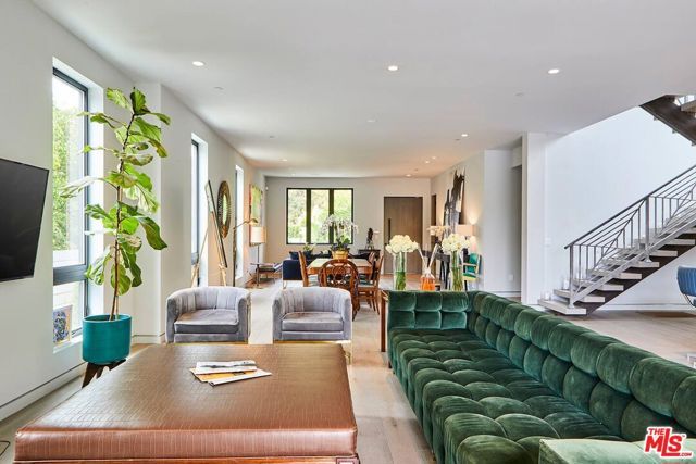 1724 N Sierra Bonita Avenue, Los Angeles, CA 90046