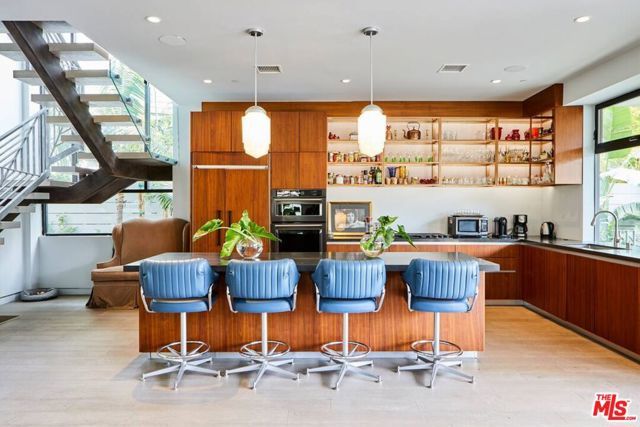 1724 N Sierra Bonita Avenue, Los Angeles, CA 90046