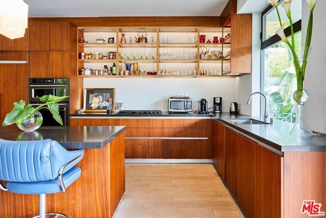 1724 N Sierra Bonita Avenue, Los Angeles, CA 90046