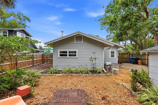 608 KIRKWOOD TERRACE N, St Petersburg, FL 33701