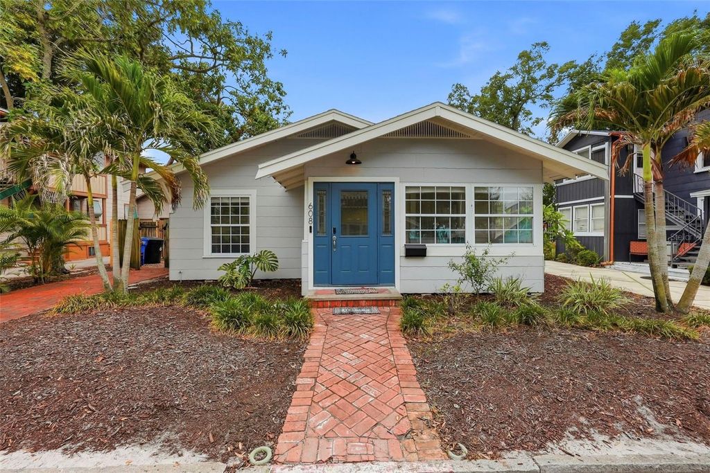 608 KIRKWOOD TERRACE N, St Petersburg, FL 33701