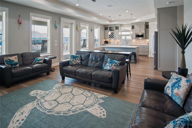 1977 Royalville Court, Crystal Beach, TX 77650