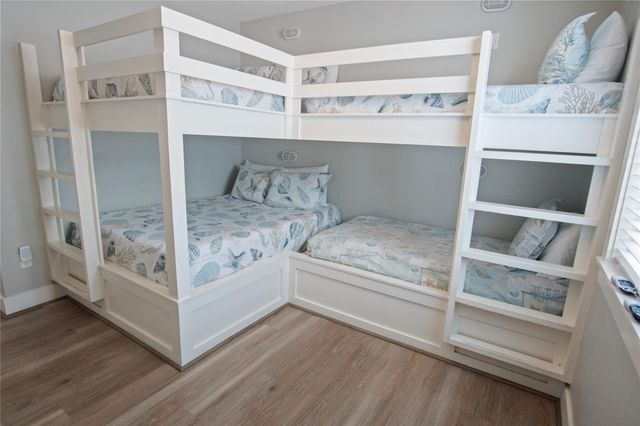 1977 Royalville Court, Crystal Beach, TX 77650