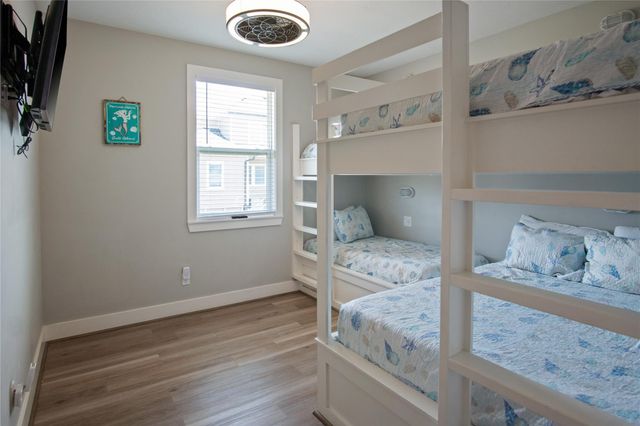 1977 Royalville Court, Crystal Beach, TX 77650