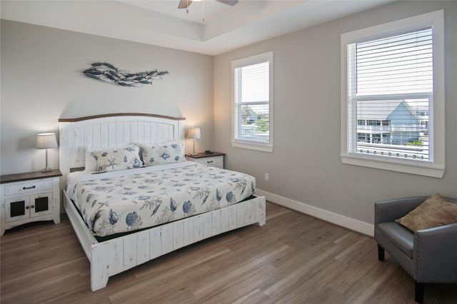 1977 Royalville Court, Crystal Beach, TX 77650