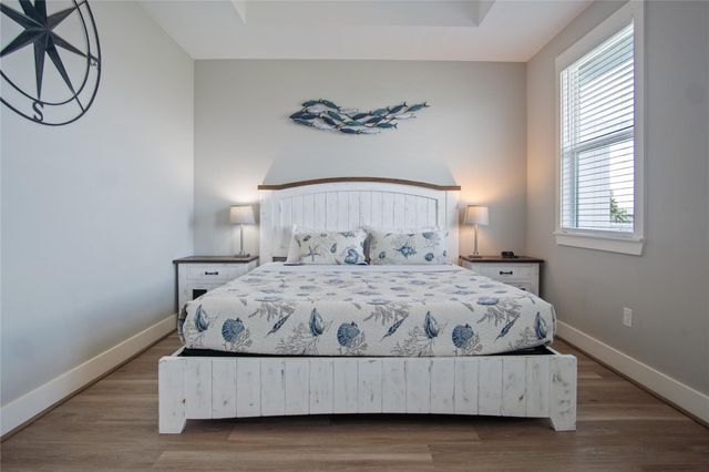 1977 Royalville Court, Crystal Beach, TX 77650