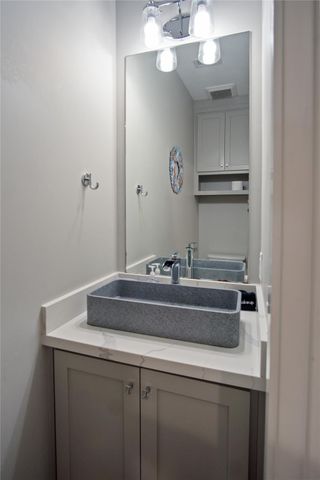 1977 Royalville Court, Crystal Beach, TX 77650