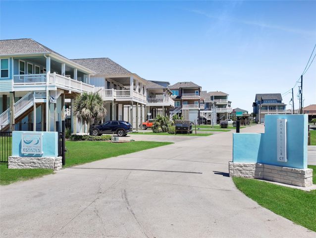 1977 Royalville Court, Crystal Beach, TX 77650