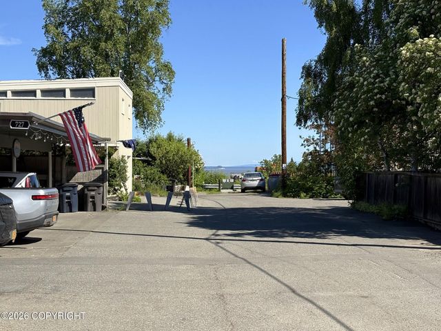 1215 W 8th Avenue, Anchorage, AK 99501