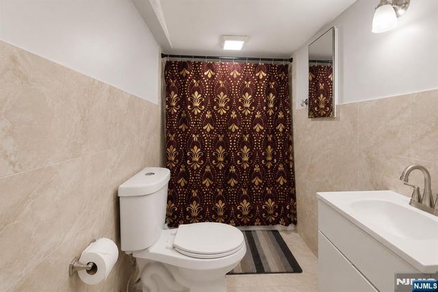 66 President Street, Passaic, NJ 07055