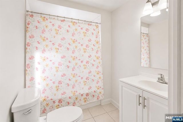 66 President Street, Passaic, NJ 07055