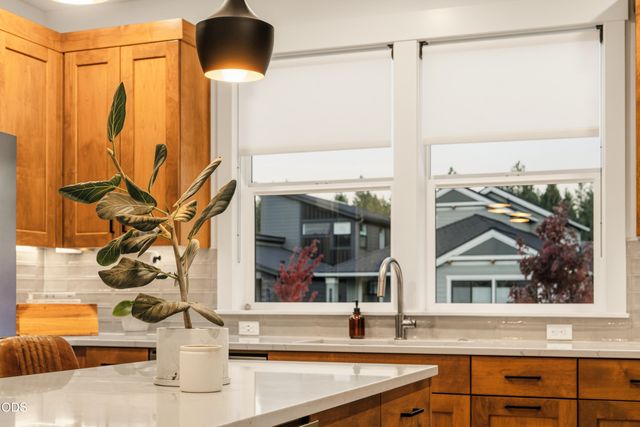 2265 NW Skyline Ranch Road, Bend, OR 97703