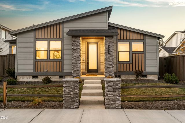 2265 NW Skyline Ranch Road, Bend, OR 97703