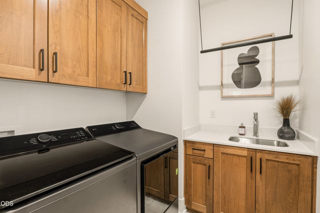2265 NW Skyline Ranch Road, Bend, OR 97703