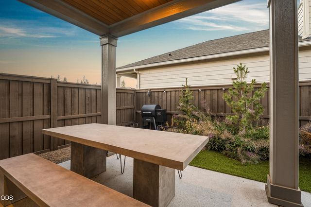 2265 NW Skyline Ranch Road, Bend, OR 97703