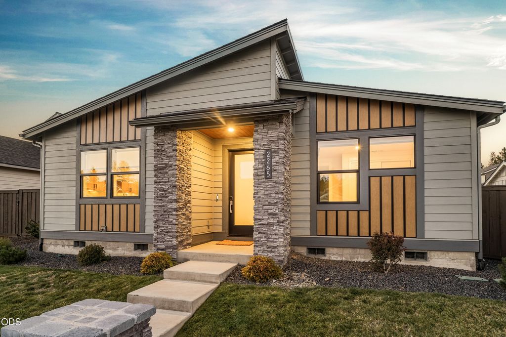 2265 NW Skyline Ranch Road, Bend, OR 97703