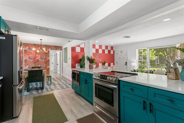 412 DEVILLE DRIVE E, Largo, FL 33771