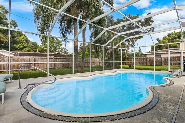 412 DEVILLE DRIVE E, Largo, FL 33771