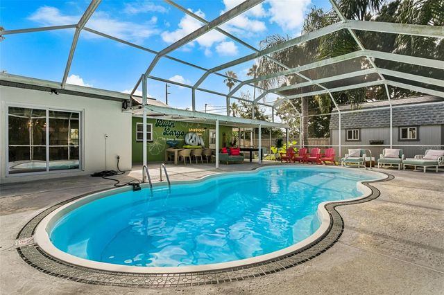 412 DEVILLE DRIVE E, Largo, FL 33771