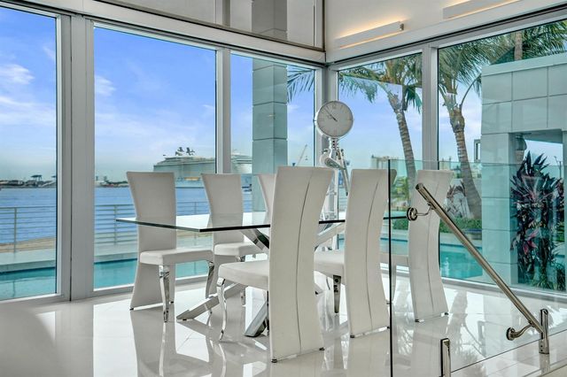2200 SE 21ST Drive, Fort Lauderdale, FL 33316