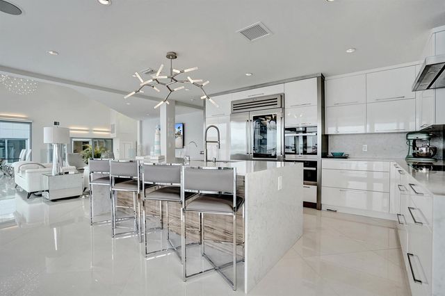 2200 SE 21ST Drive, Fort Lauderdale, FL 33316
