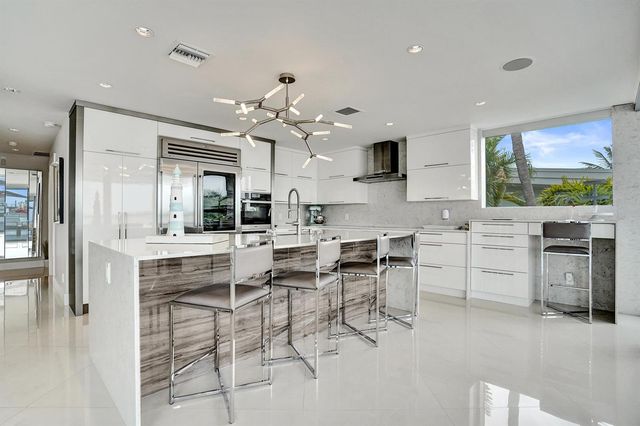 2200 SE 21ST Drive, Fort Lauderdale, FL 33316