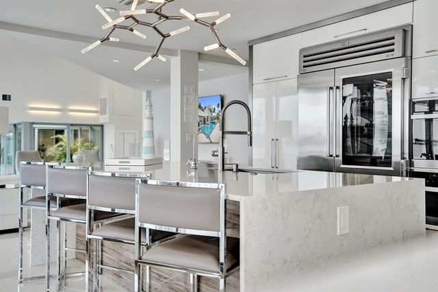 2200 SE 21ST Drive, Fort Lauderdale, FL 33316
