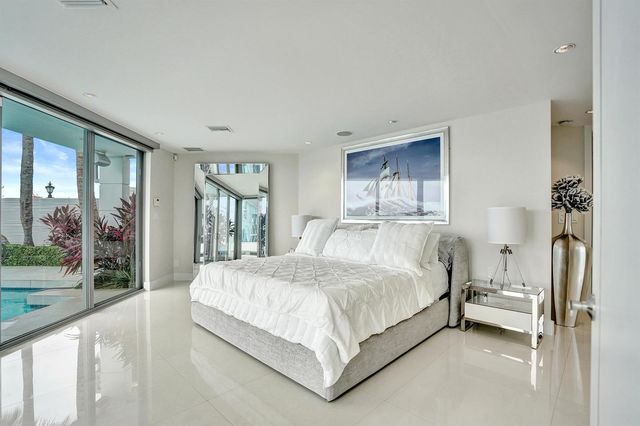 2200 SE 21ST Drive, Fort Lauderdale, FL 33316