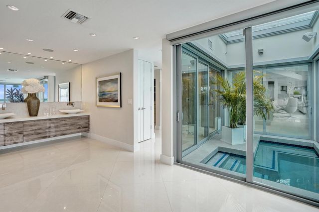 2200 SE 21ST Drive, Fort Lauderdale, FL 33316