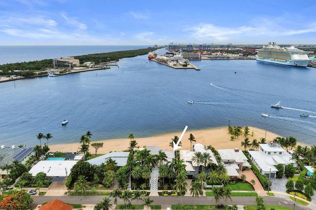 2200 SE 21ST Drive, Fort Lauderdale, FL 33316