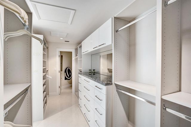 2200 SE 21ST Drive, Fort Lauderdale, FL 33316