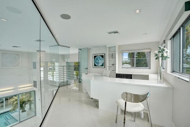 2200 SE 21ST Drive, Fort Lauderdale, FL 33316