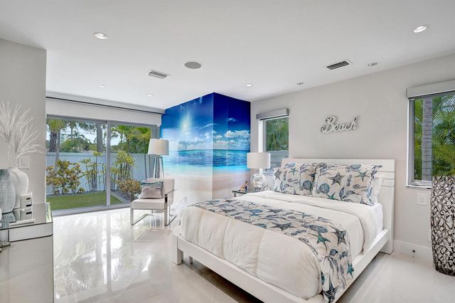 2200 SE 21ST Drive, Fort Lauderdale, FL 33316